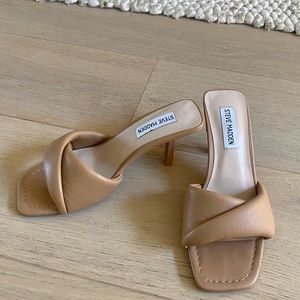 Steve Madden Thai Tan Heel